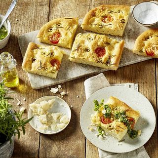 Focaccia Con Pesto Y Grana Padano