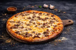 Pizza Cheeseburger + sos gratis
