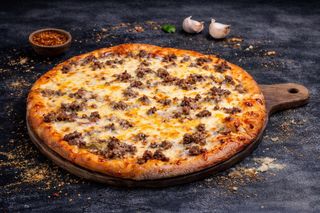 Pizza Cheeseburger + sos gratis