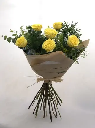Media Docena Rosas Amarillas