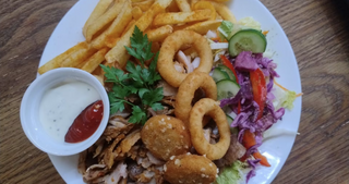 Talerz cebulowo - serowy