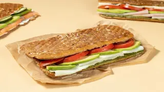 Avocado & Mozzarella (Vegetarian) - 472 Kcal