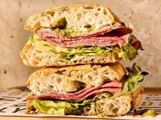 Foccacia Pastrami Y Stracciatella Di Burrata Dolce Vita