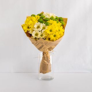 Букет от 7 хризантеми микс с опаковка