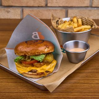 Burger Texas + Frites + Boisson