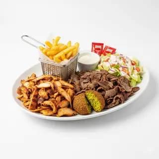 Piatto misto kebab e falafel