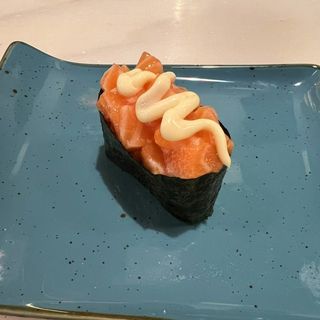 87.Kungan De Salmón Con Mayonesa (1 Pza.)