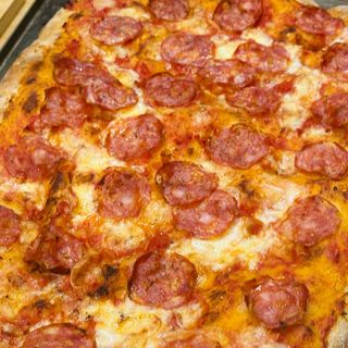 Pinsa Romana Grande Salame Piccante