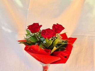 Buchet 3 trandafiri rosii