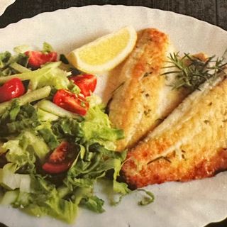 Филетиран лаврак със зелена салата (300г)