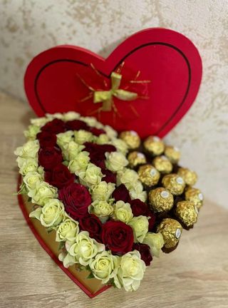 Սրտիկ տուփ շոկոլադով