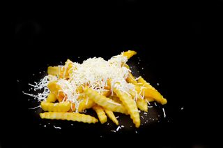 Пържени картофи със сирене (300г)