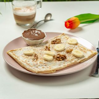 Naleśniki z nutellą, bananami i orzechami