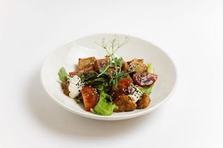 Салат с хрустящими баклажанами   