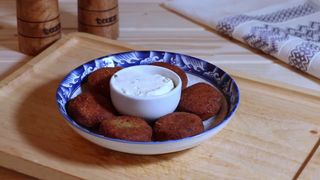 FALAFEL CU SOS TZATZIKI