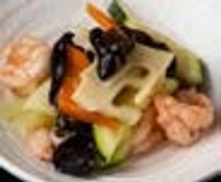 gamberi con bambù e funghi