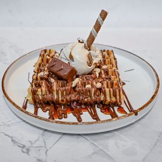 Snickers premium sa sladoledom