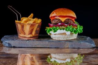 Burger Cheeseburger i mini frytki