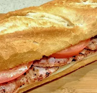 Bocadillo De Pechuga A La Plancha