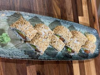 Uramaki Sake Avocado