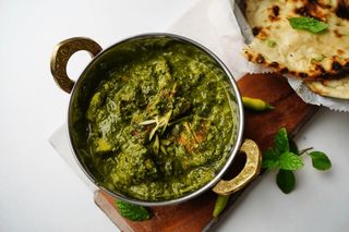 Pollo saag