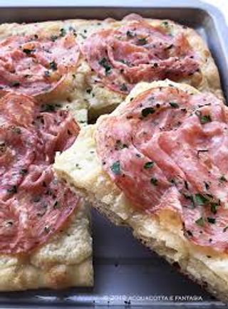 Trancio di focaccia con finocchiona