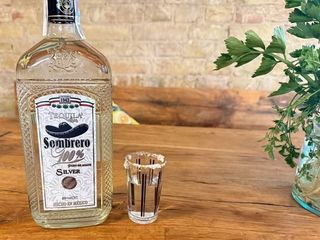 Текіла Silver Sombrero 38 % 100 г (100g)