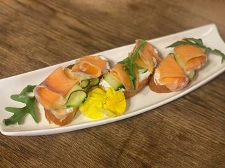 Брускетта з Лососем та Крем Чізом  (180г)