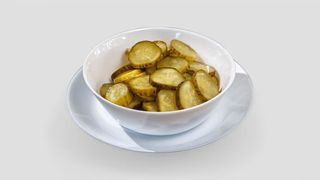 Salată de castraveți murați