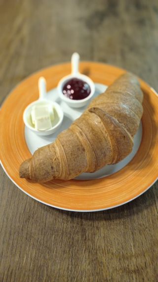 Круасан з Джемом та Вершковим Маслом (75г/30г)