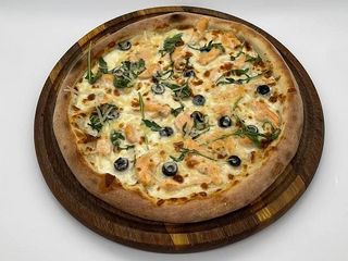 Піца з лососем