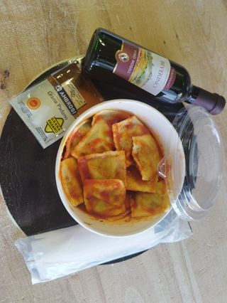 Ravioli ricotta e spinaci alla pomorala 