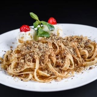 Clătite franjurate, cu miere, nucă şi îngheţată de vanilie /300gr