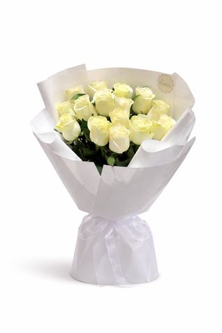 15 თეთრი ვარდის თაიგული