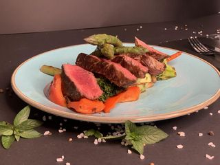 Biftek sa grilovanim povrćem