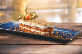 Велвет - морковена торта