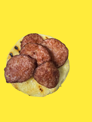 Arepa Con Salchichón  
