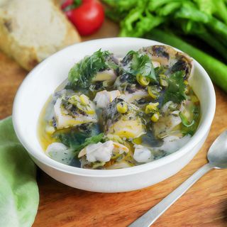 Puerro asado a la brasa con pil-pil algas