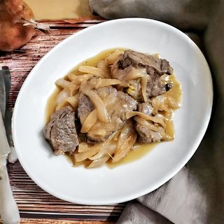 Manzo con bambù e funghi