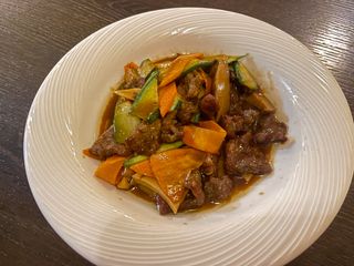 42 Vitello con verdure alla piastra