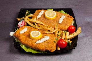 Pileća plava traka sa  pomfritom