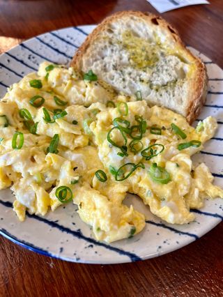 Huevos Fritos O Revueltos ( 2 huevos)