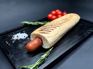 Французский хот-дог з молочною сосискою