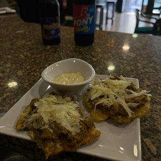 2uds Patacón con carne + Bebida