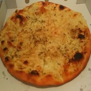 Pizza pan de ajo con queso