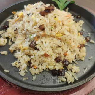 riso saltato con carne speziata