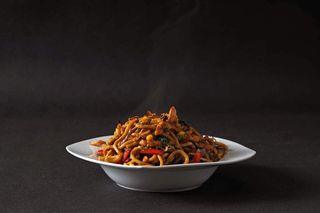 Curry wok s piletinom