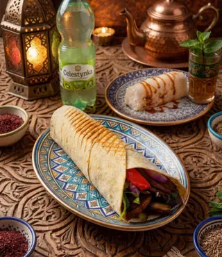TORTILLA KRAFTOWA SHAWARMA WOŁOWA SMALL, CELESTYNKA KIWI, BAKLAWA KOKOSOWA