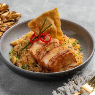 Chaufa De Chistorras Y Cerdo Glaseado