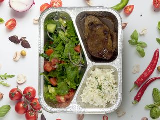 Медальоны из говядины в имбирном соусе